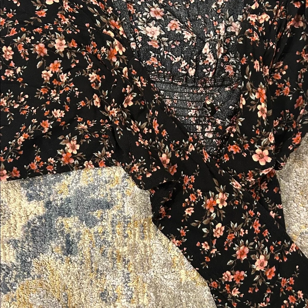Women’s American Eagle Outfitters Black Floral Wrap Top‎ - Picture 4 of 4